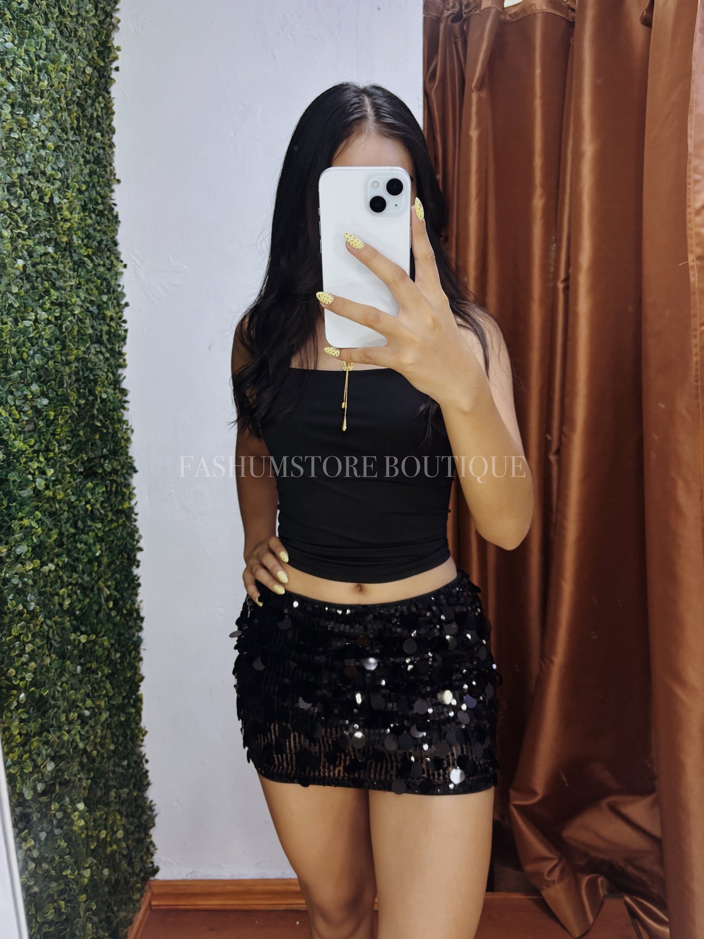 Falda/Short lentejuelas negra