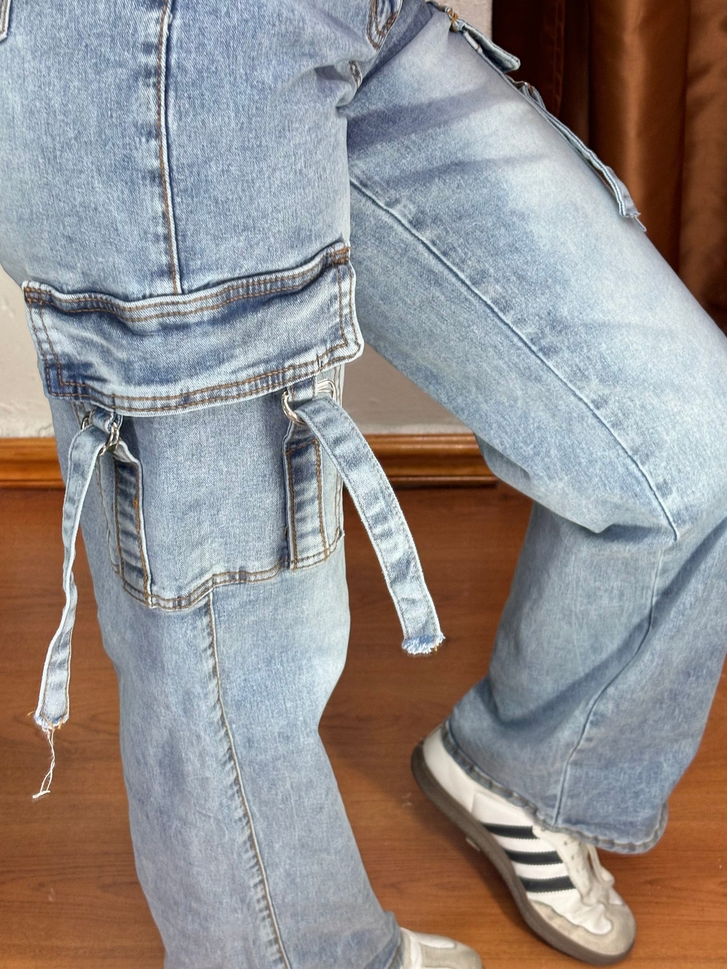 Pantalón Cargo mezclilla con bolsos