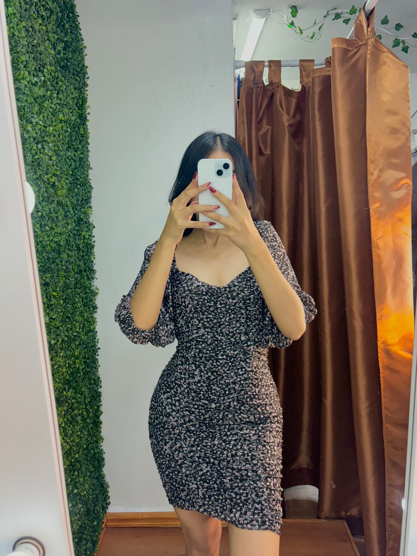 Vestido negro floreado talla S/M