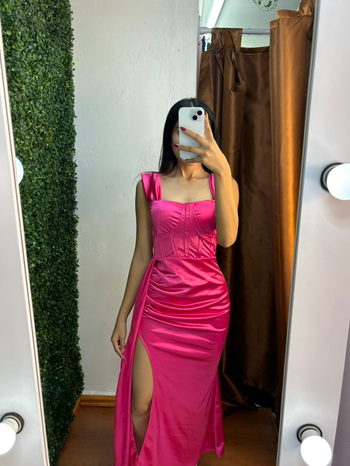 Vestido Largo Satin con Abertura en la Pierna