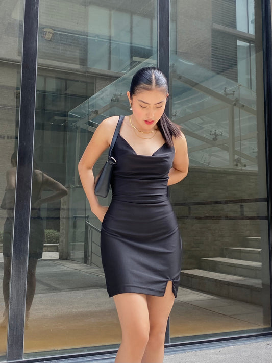 Vestido corto abertura en la pierna